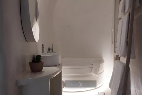 Luxurious Villa for Sale in Santorini, Fira 3