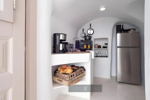 Luxurious Villa for Sale in Santorini, Fira 4