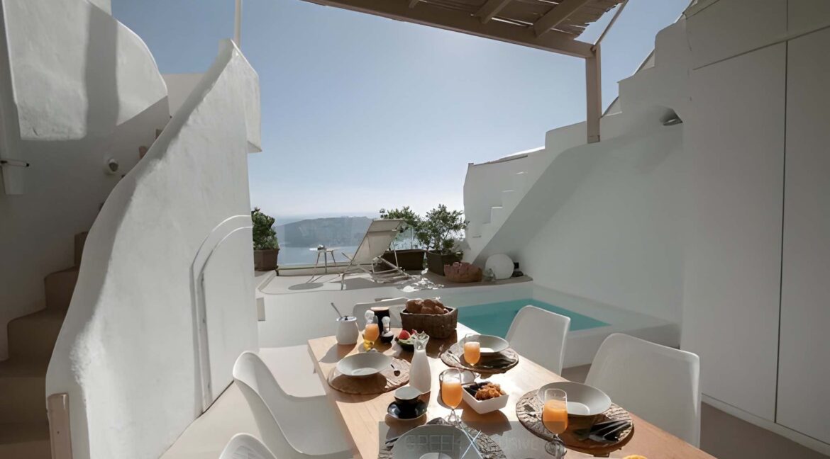 Luxurious Villa for Sale in Santorini, Fira 4
