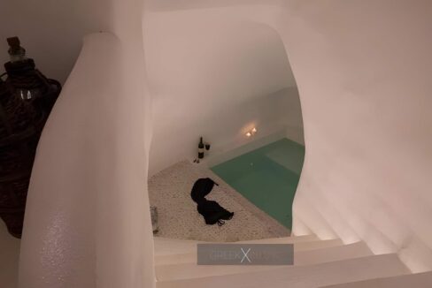 Luxurious Villa for Sale in Santorini, Fira 5