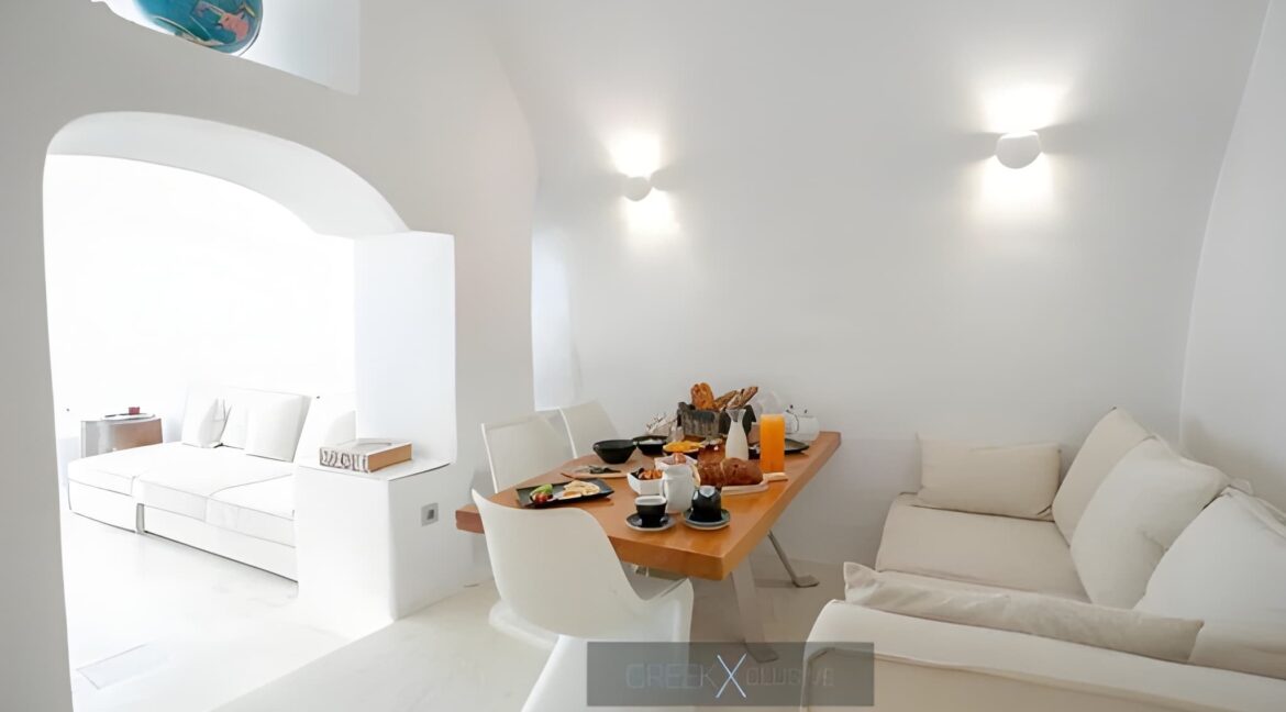 Luxurious Villa for Sale in Santorini, Fira 6