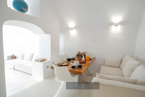 Luxurious Villa for Sale in Santorini, Fira 6