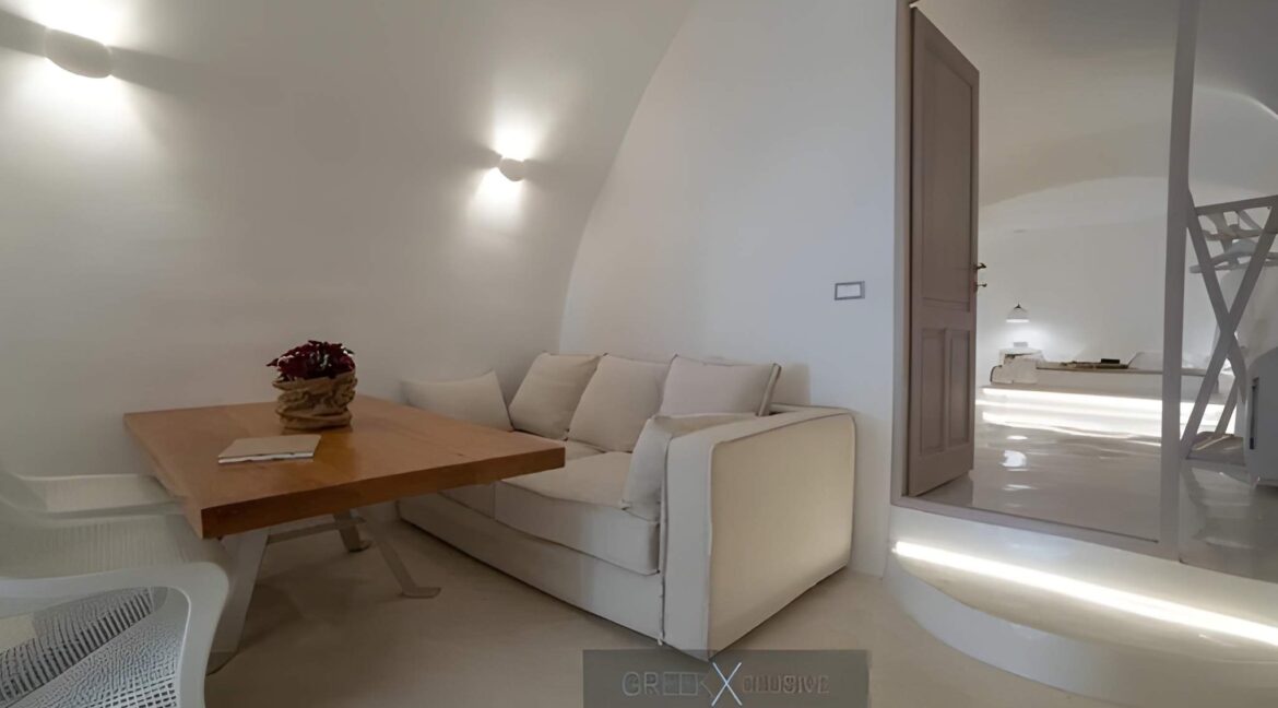 Luxurious Villa for Sale in Santorini, Fira 8