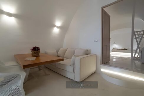 Luxurious Villa for Sale in Santorini, Fira 8