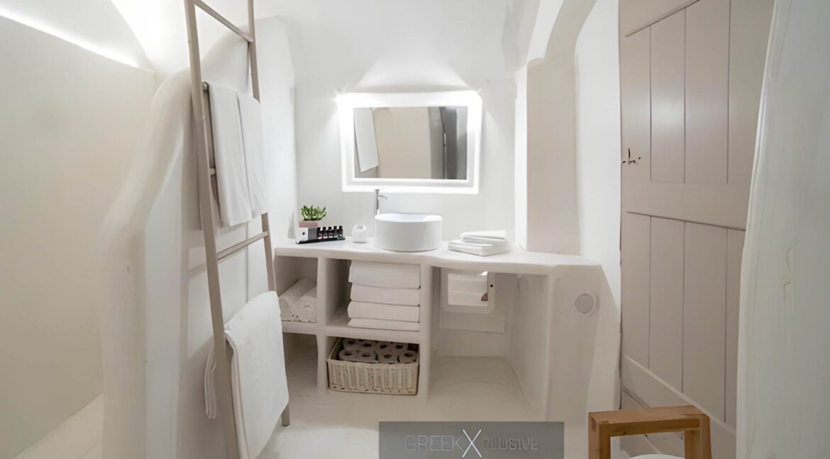 Luxurious Villa for Sale in Santorini, Fira 9