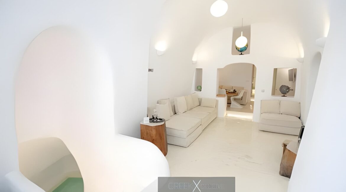 Luxurious Villa for Sale in Santorini, Fira 9