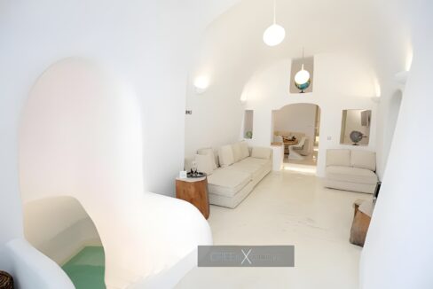 Luxurious Villa for Sale in Santorini, Fira 9