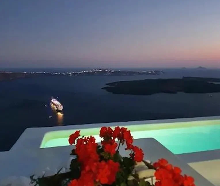 Luxury Villa for Sale with 4 Suites in Imerovigli Santorini 1