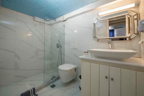 Luxury Villa for Sale with 4 Suites in Imerovigli Santorini 12