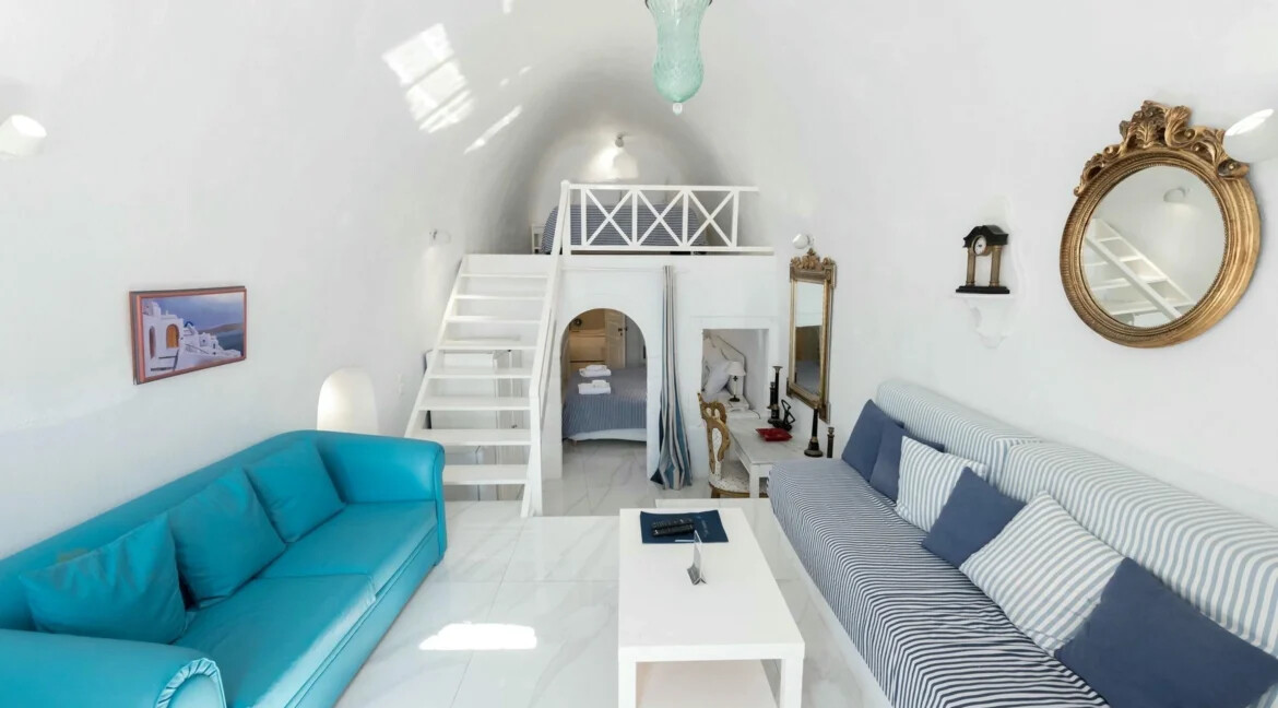 Luxury Villa for Sale with 4 Suites in Imerovigli Santorini 14