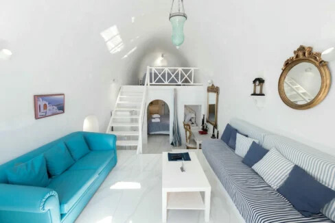 Luxury Villa for Sale with 4 Suites in Imerovigli Santorini 14