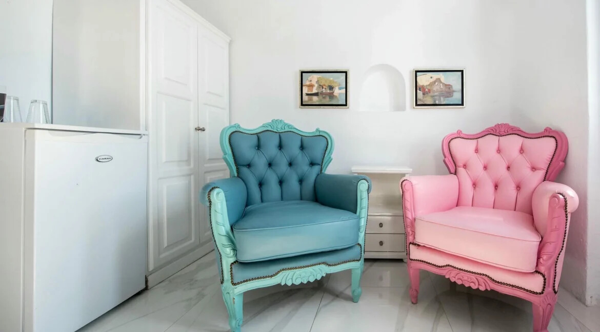 Luxury Villa for Sale with 4 Suites in Imerovigli Santorini 19