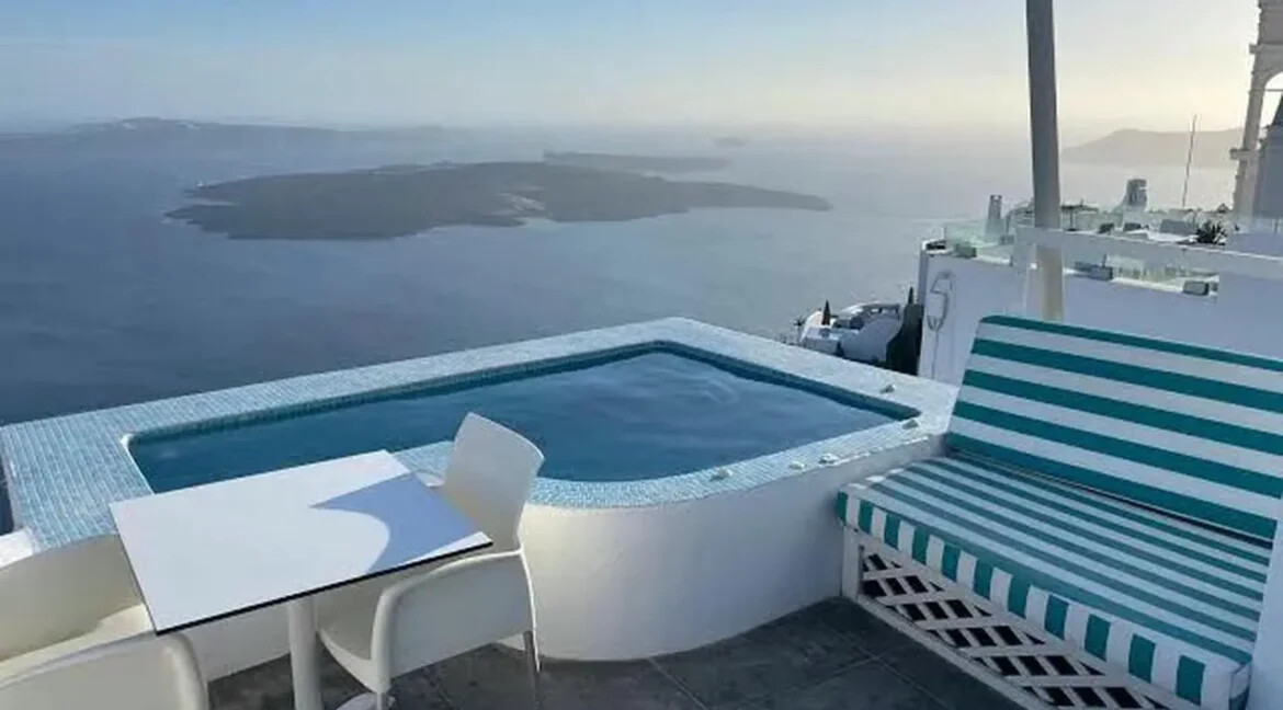 Luxury Villa for Sale with 4 Suites in Imerovigli Santorini 5