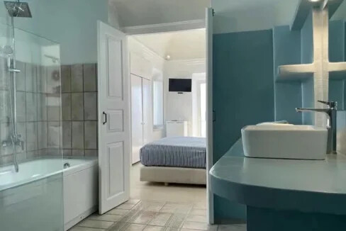 Luxury Villa for Sale with 4 Suites in Imerovigli Santorini 8