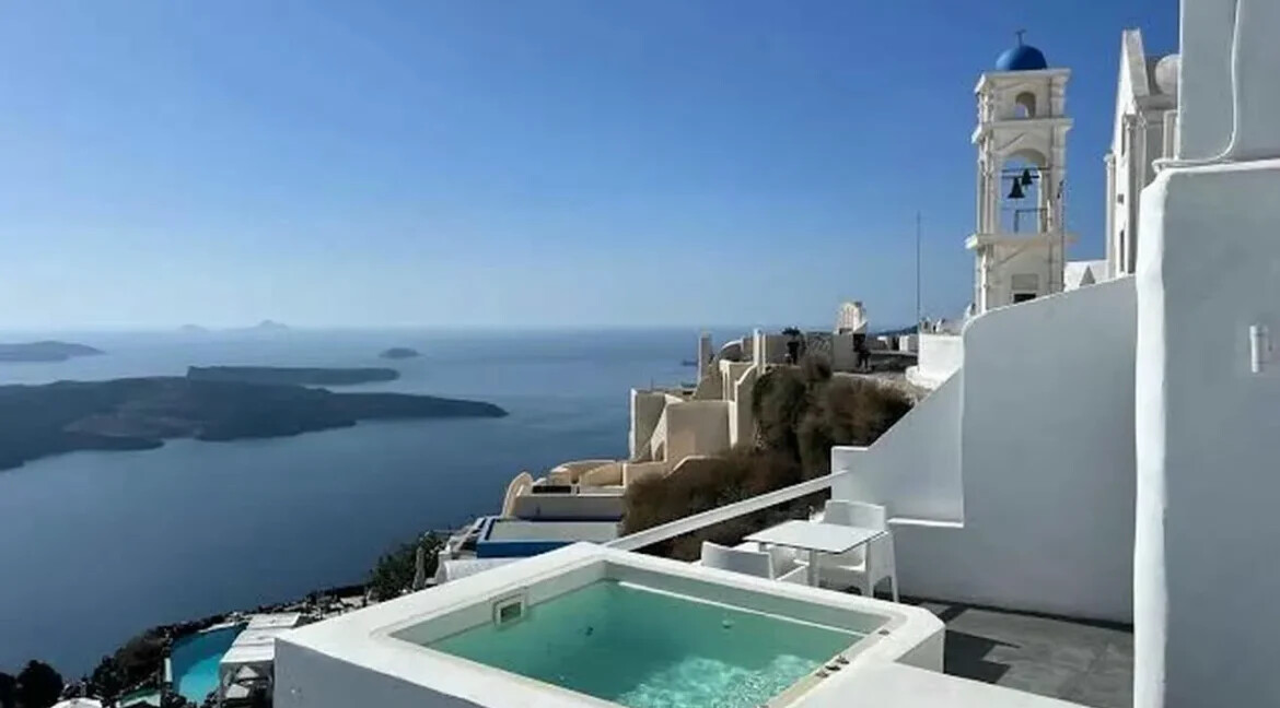 Luxury Villa for Sale with 4 Suites in Imerovigli Santorini 9