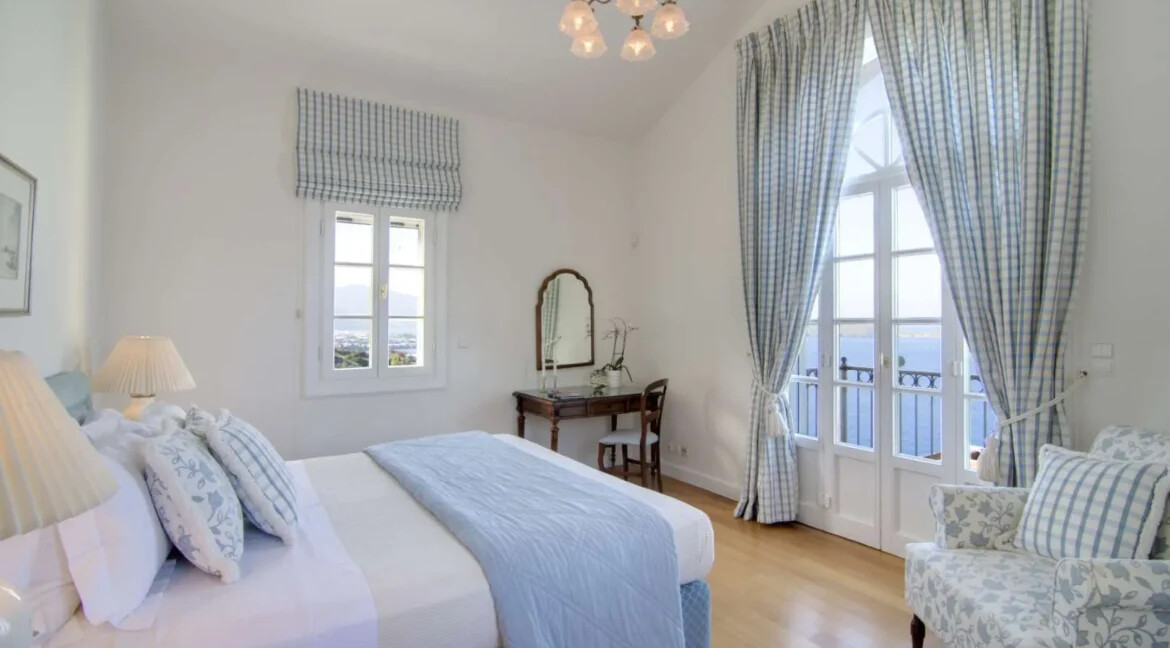 Mansion by the Sea in Elounda Crete for Sale 10