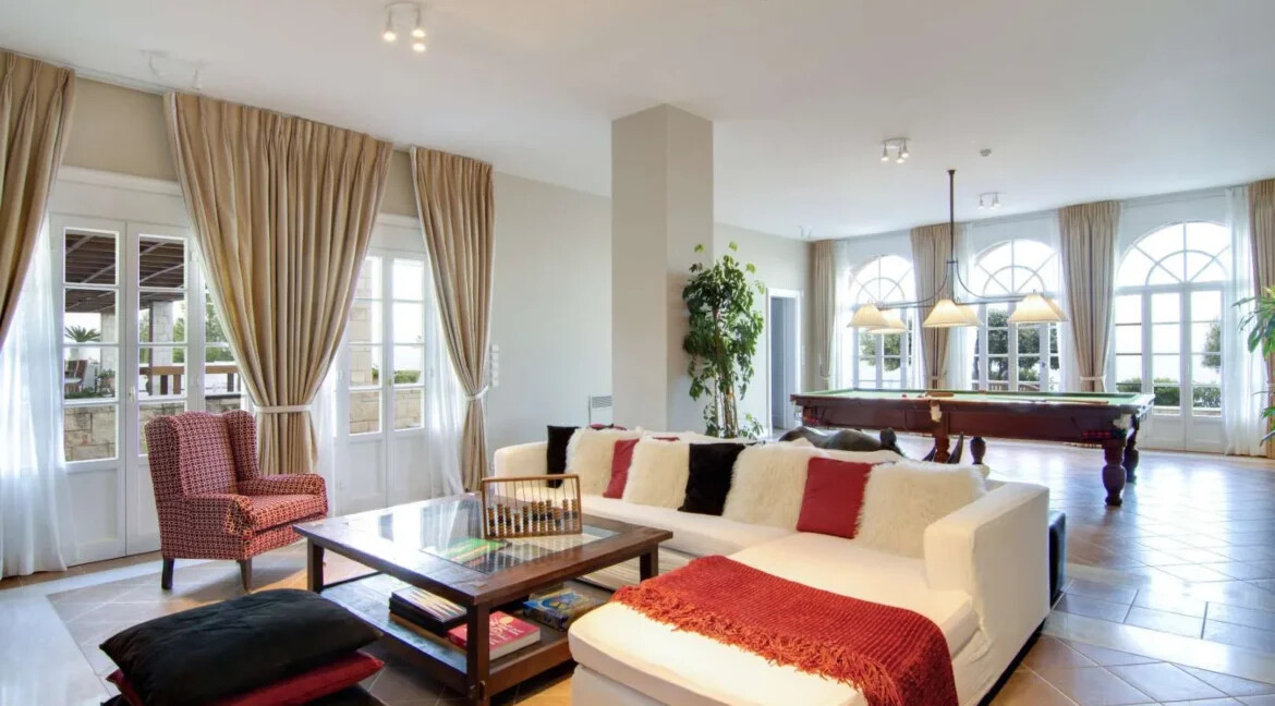 Mansion by the Sea in Elounda Crete for Sale 12