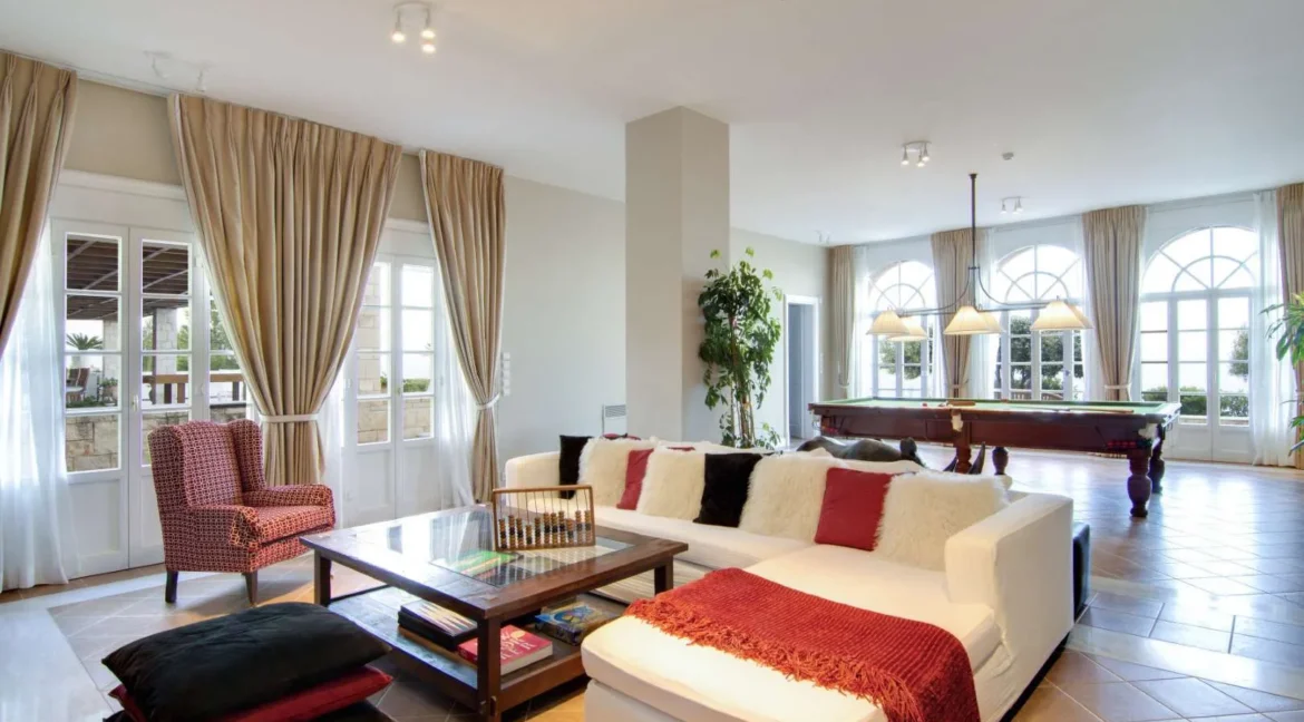 Mansion by the Sea in Elounda Crete for Sale 12