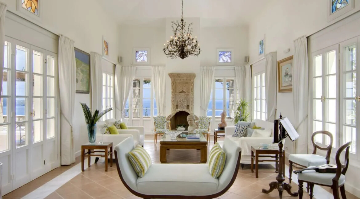 Mansion by the Sea in Elounda Crete for Sale 15