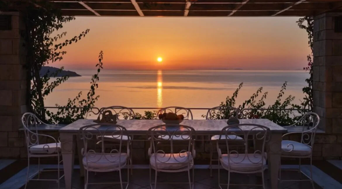 Mansion by the Sea in Elounda Crete for Sale 17