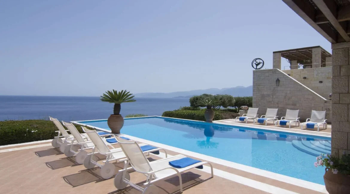 Mansion by the Sea in Elounda Crete for Sale 23