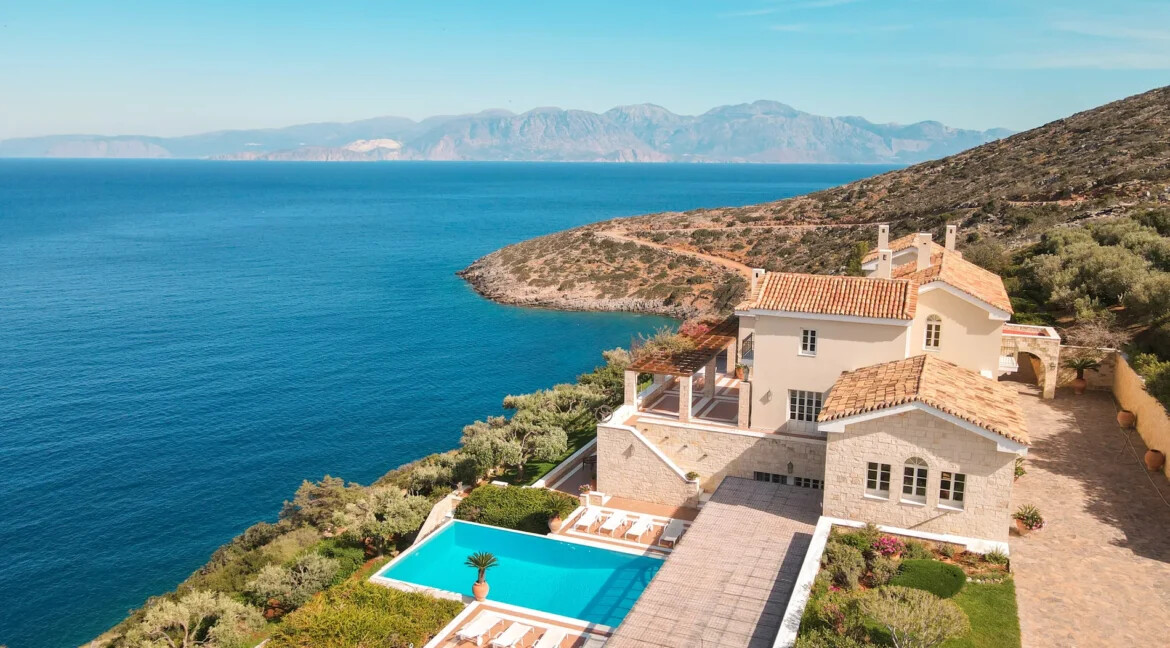 Mansion by the Sea in Elounda Crete for Sale 26