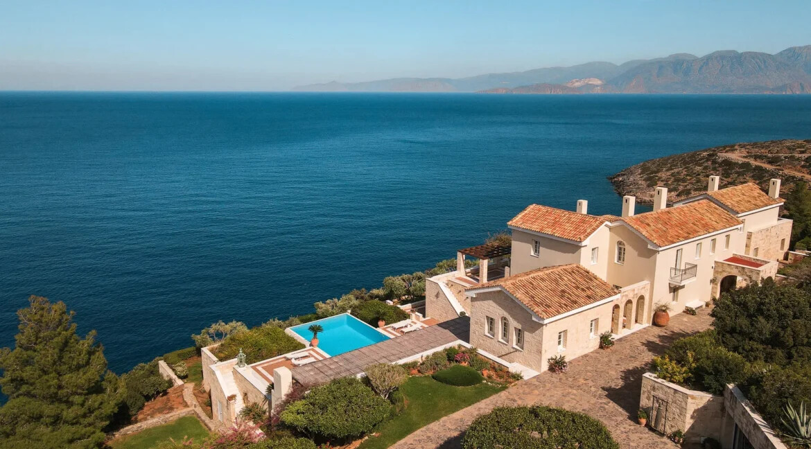 Mansion by the Sea in Elounda Crete for Sale 4