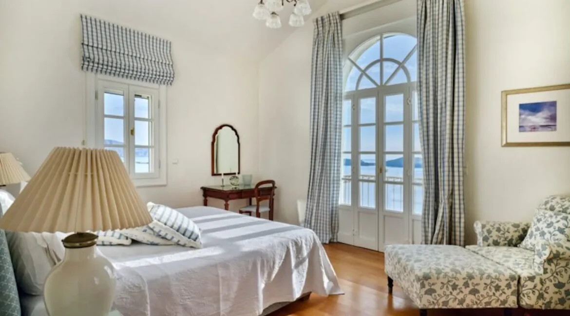 Mansion by the Sea in Elounda Crete for Sale 8