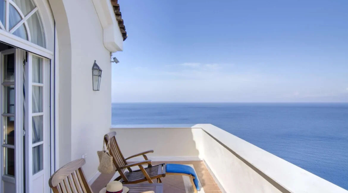 Mansion by the Sea in Elounda Crete for Sale 9