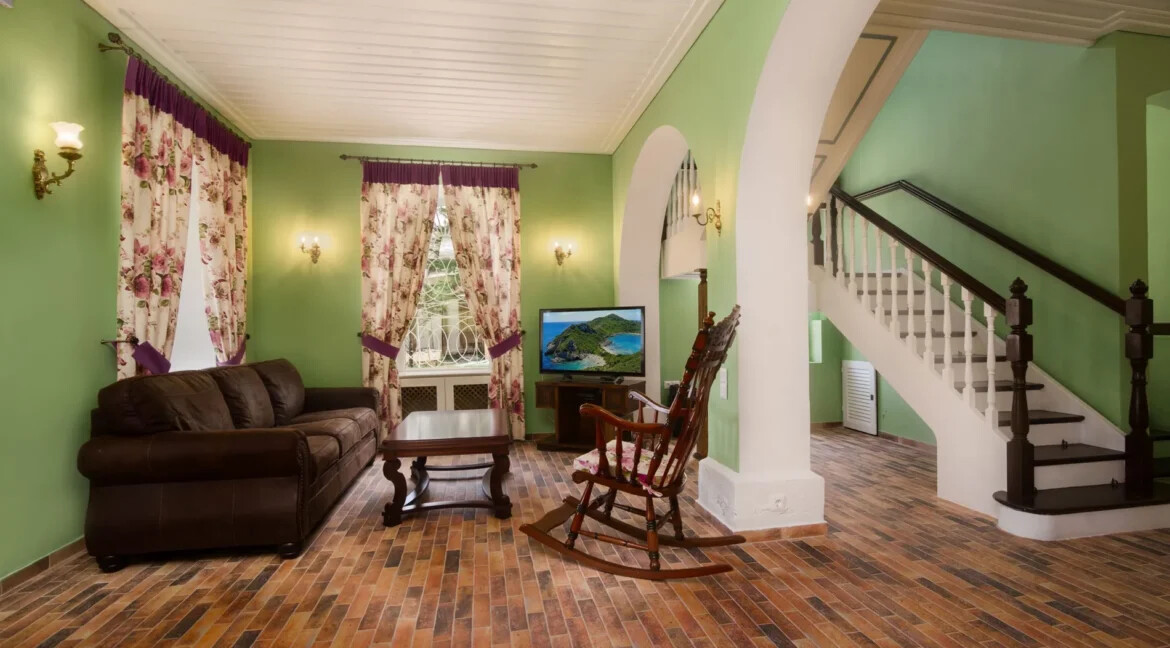 Prime Location Villa for Sale Corfu Town 18