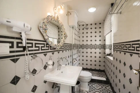 Prime Location Villa for Sale Corfu Town 4