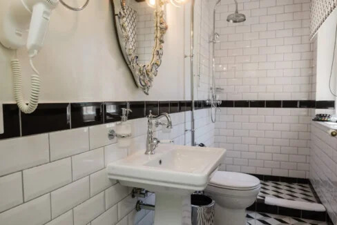 Prime Location Villa for Sale Corfu Town 6