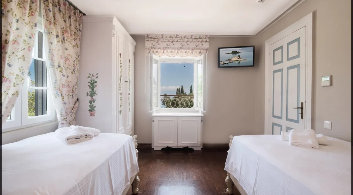 Prime Location Villa for Sale Corfu Town 8
