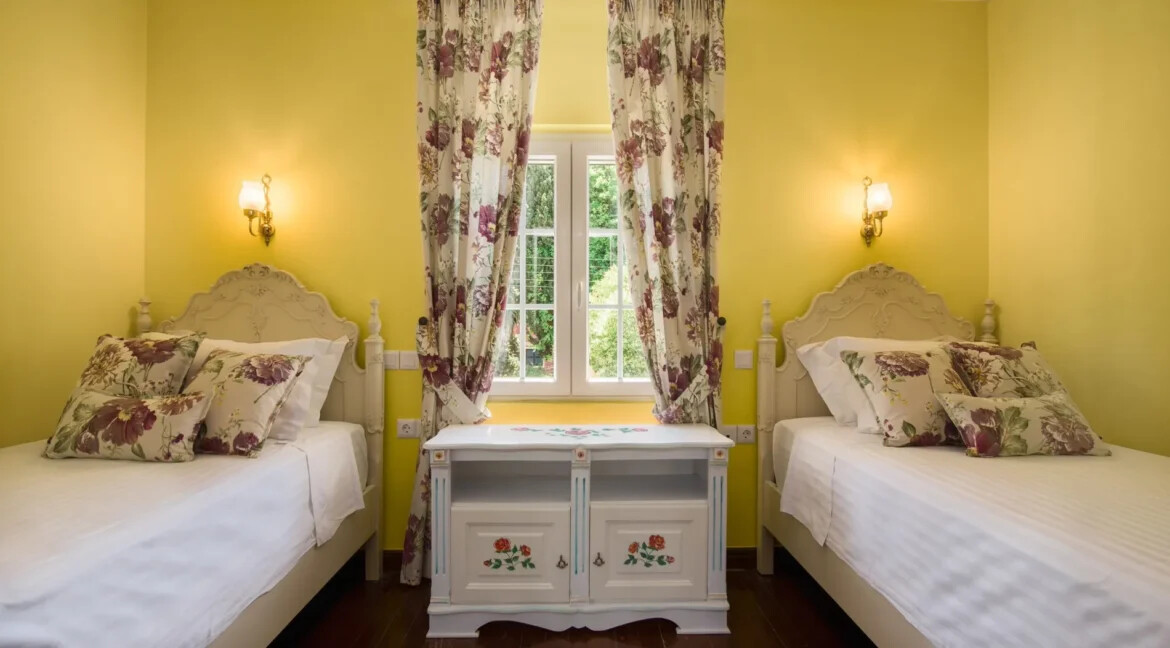 Prime Location Villa for Sale Corfu Town 9