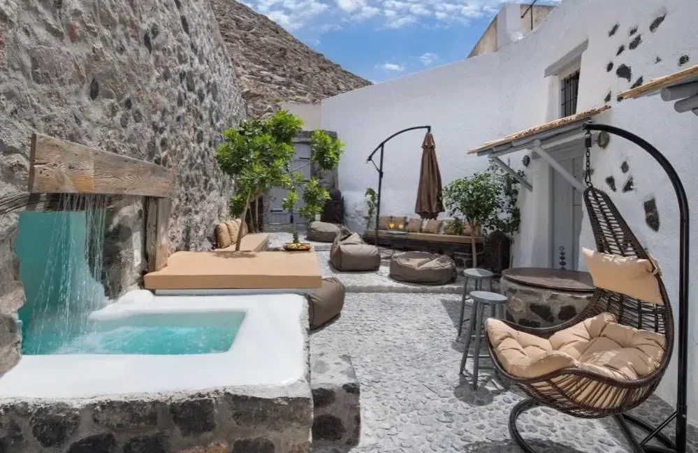 Property for sale Santorini Emporio 3