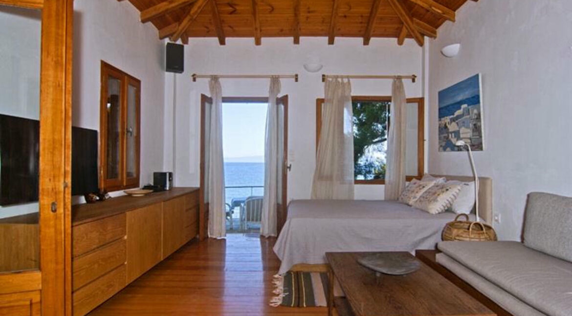 Seafront Cottage with Private Beach Access in Skiathos for sale 4