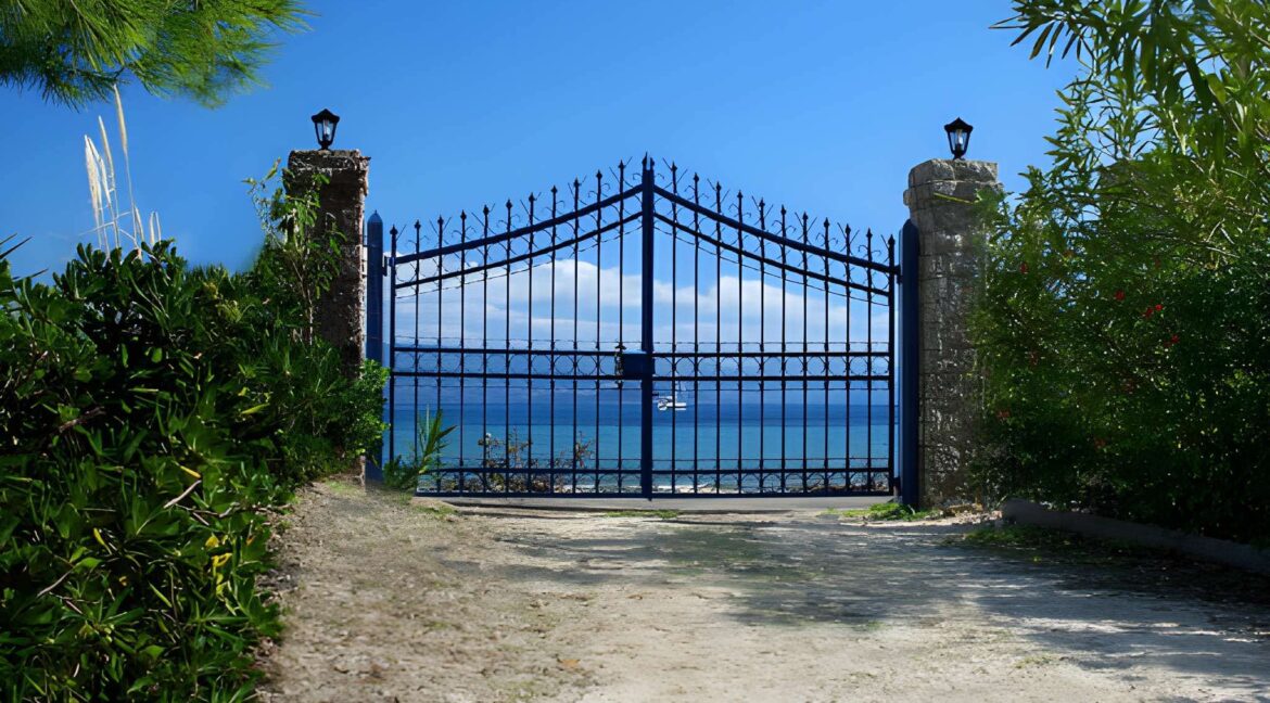 Seafront Villa in Corfu for Sale, Corfu Homes for sale 3