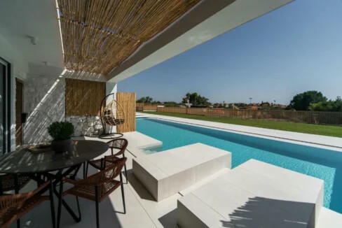 Villa with 4 Maisonettes in Nikiti Halkidiki for Sale 1