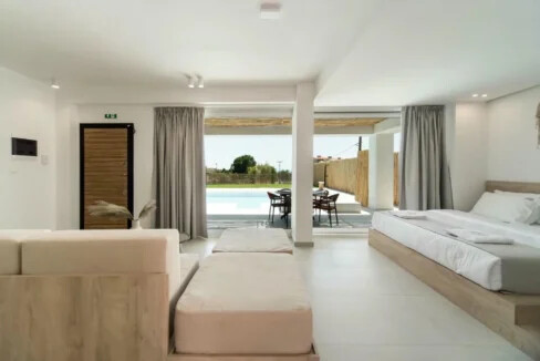 Villa with 4 Maisonettes in Nikiti Halkidiki for Sale 10