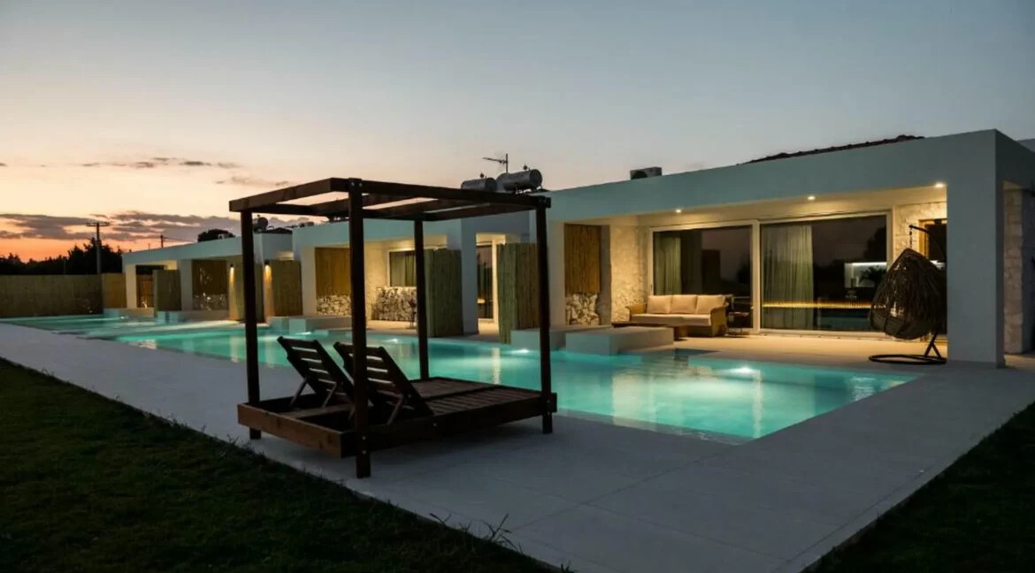 Villa with 4 Maisonettes in Nikiti Halkidiki for Sale 15