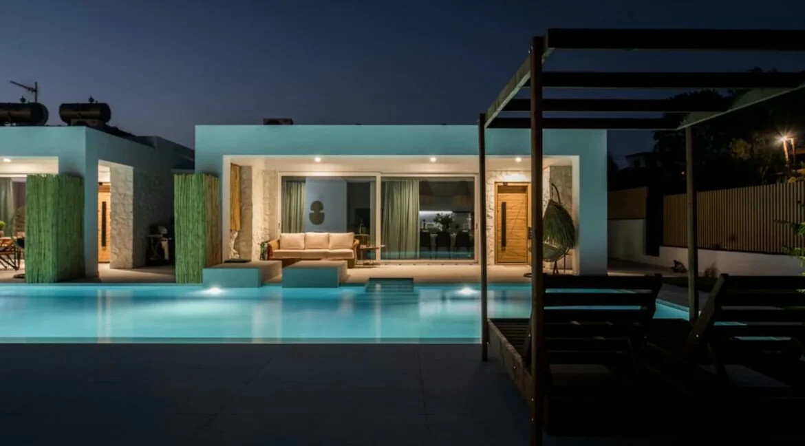 Villa with 4 Maisonettes in Nikiti Halkidiki for Sale 16