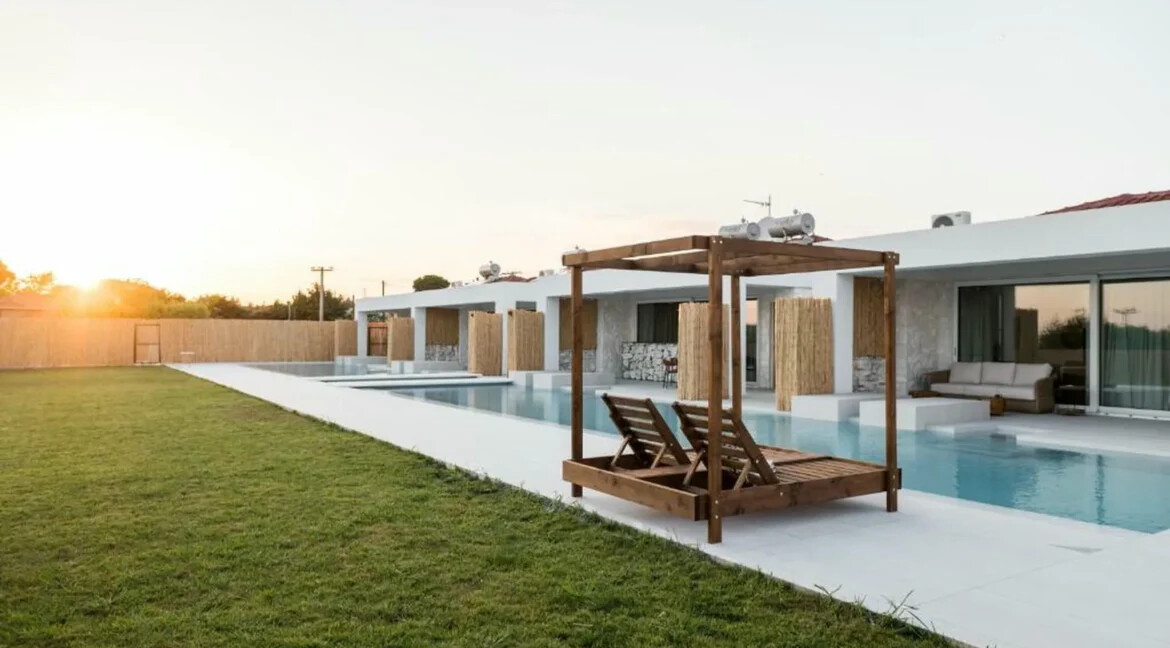 Villa with 4 Maisonettes in Nikiti Halkidiki for Sale 20