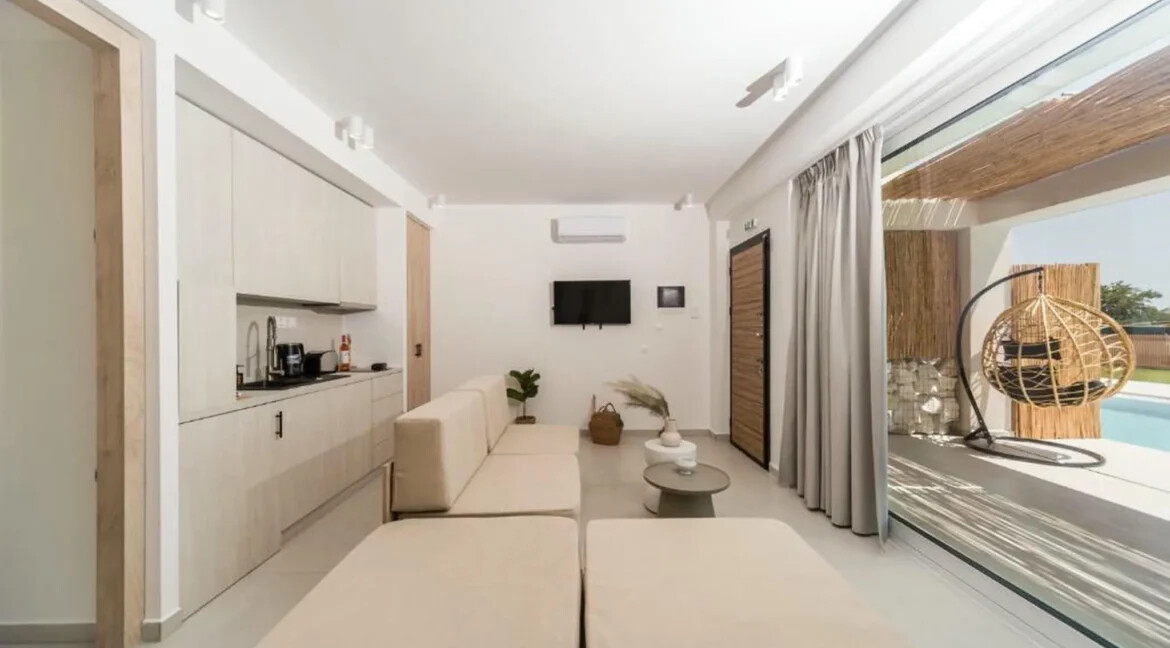 Villa with 4 Maisonettes in Nikiti Halkidiki for Sale 8