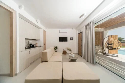 Villa with 4 Maisonettes in Nikiti Halkidiki for Sale 8