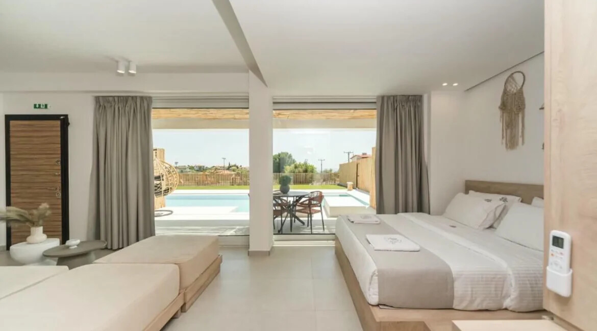 Villa with 4 Maisonettes in Nikiti Halkidiki for Sale 9