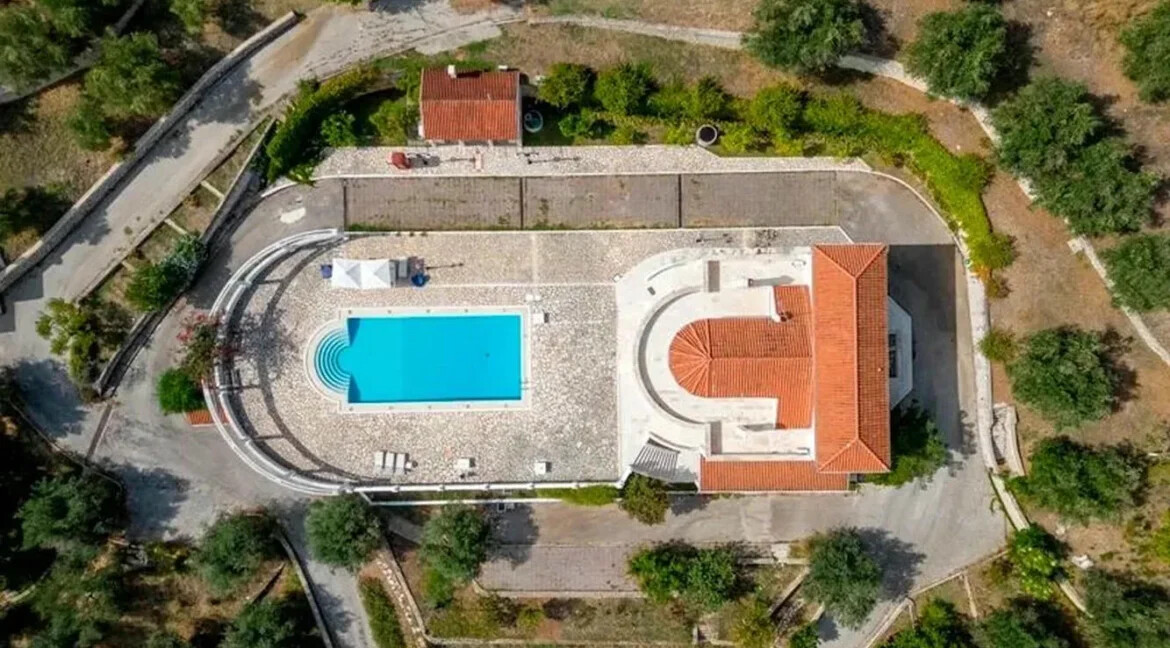 Villa with Big Land Plot for Sale at Corfu Greece 10