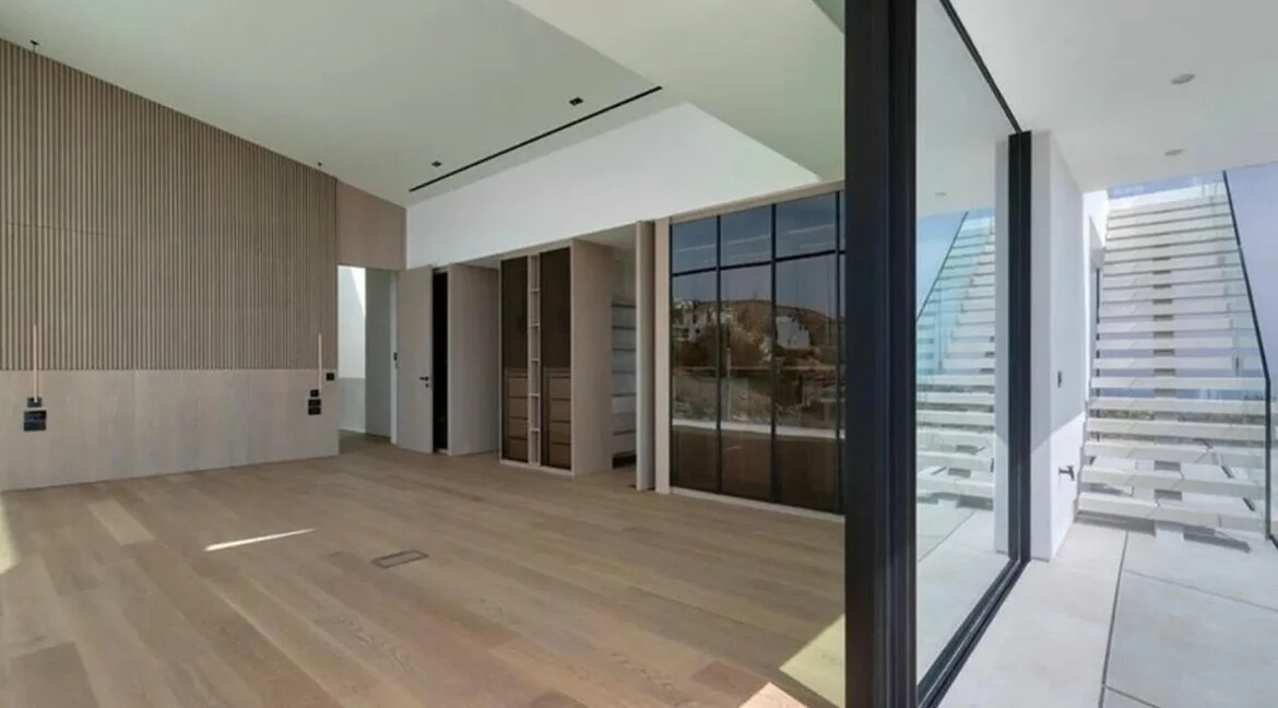 7 Bedroom Luxury Mansion for Sale in Voula Athens 24