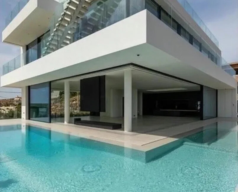7 Bedroom Luxury Mansion for Sale in Voula Athens 29