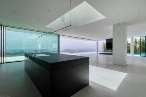 7 Bedroom Luxury Mansion for Sale in Voula Athens 39