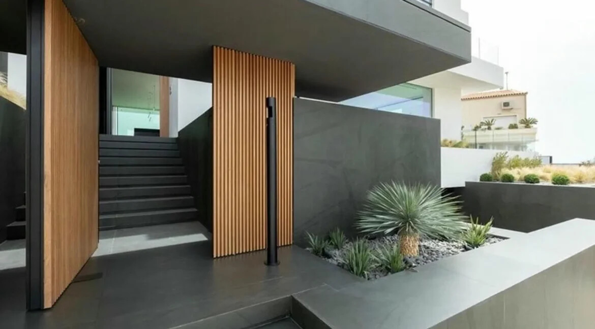 7 Bedroom Luxury Mansion for Sale in Voula Athens 41